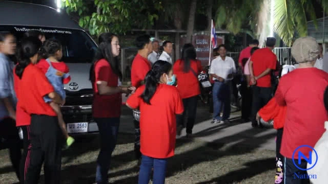 ลูกหลานแต่งชุดแดงงานศพอาม่าวัย 105 ปี เชื่อจะมีบุญและเพื่อเป็นสิริมงคล