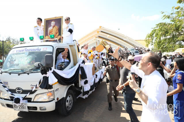 เคลื่อนย้ายหีบสรีรสังขาร "หลวงพ่อคูณ" ไปยังฌาปนสถานชั่วคราว