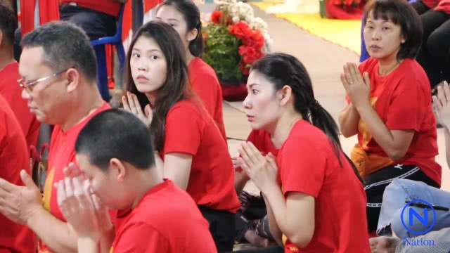 ลูกหลานแต่งชุดแดงงานศพอาม่าวัย 105 ปี เชื่อจะมีบุญและเพื่อเป็นสิริมงคล