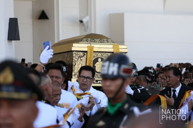 เคลื่อนย้ายหีบสรีรสังขาร "หลวงพ่อคูณ" ไปยังฌาปนสถานชั่วคราว