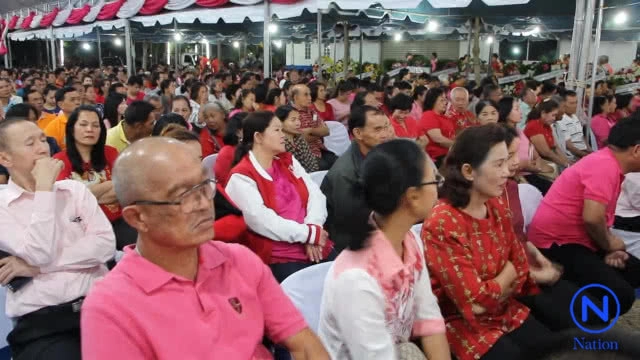 ลูกหลานแต่งชุดแดงงานศพอาม่าวัย 105 ปี เชื่อจะมีบุญและเพื่อเป็นสิริมงคล