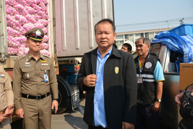 กรมการค้าภายในลุยจับรถขนย้ายกระเทียมผิดกฎหมาย