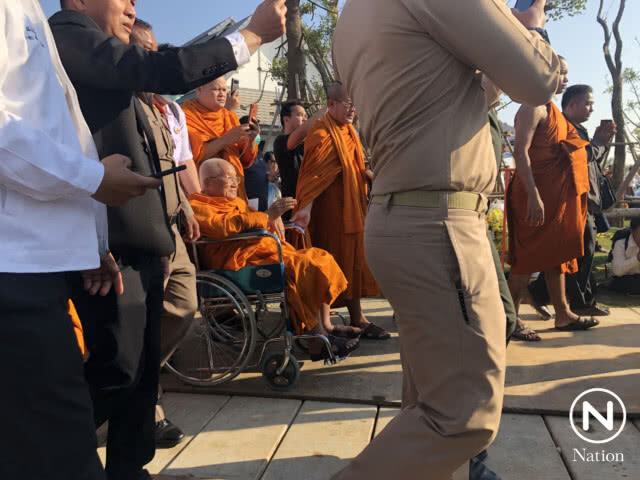 เตรียมขบวนรถ เคลื่อนเถ้าอัฐิ "หลวงพ่อคูณ" สู่ จ.หนองคาย