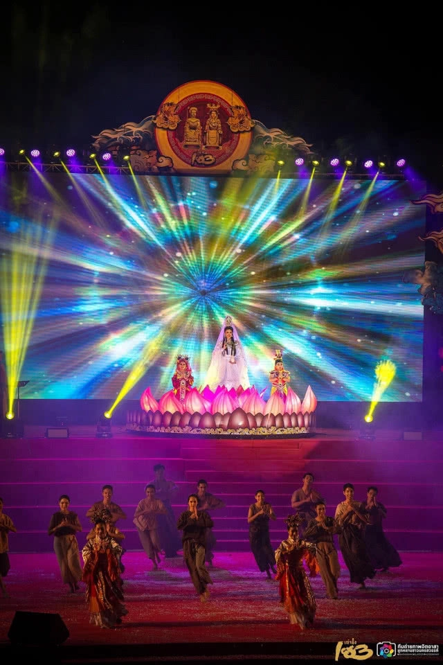 ชมภาพ! ประเพณีตรุษจีนในนครสวรรค์