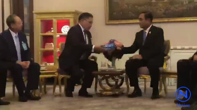 "พลังประชารัฐ" ส่งเทียบเชิญ "บิ๊กตู่" เป็นนายกฯของพรรค
