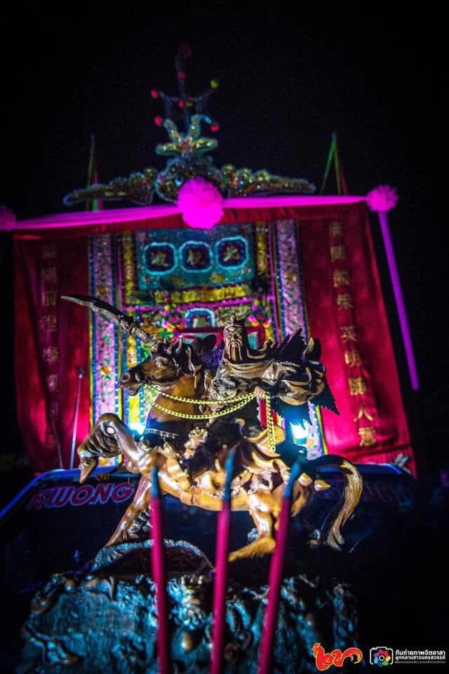 ชมภาพ! ประเพณีตรุษจีนในนครสวรรค์