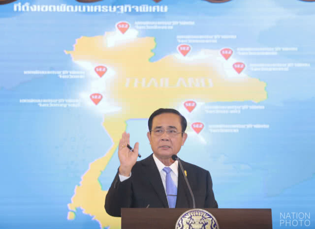 "บิ๊กตู่" อ้าง "โอบาม่า" ไม่ลาออกช่วง "เลือกตั้ง" ซัด "มาร์ค" ปชป.แพ้เลือกตั้ง54 เพราะไร้ผลงาน!!!