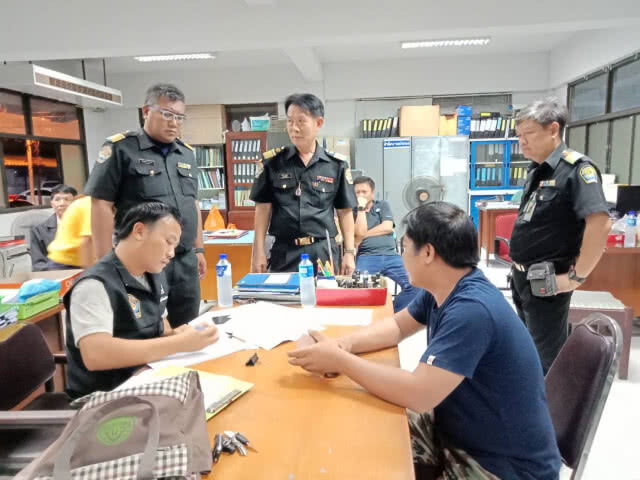 จับขนย้ายซากสัตว์4ตัน