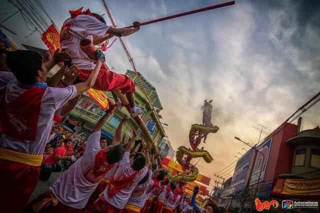 ชมภาพ! ประเพณีตรุษจีนในนครสวรรค์