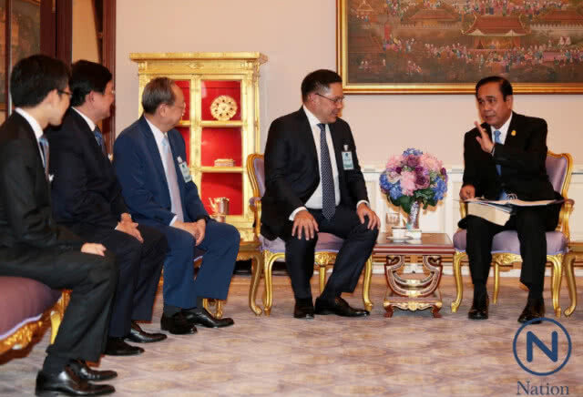 "อลงกรณ์" แนะ "บิ๊กตู่" 2 ทางเลือก กับท่าทีทางการเมือง