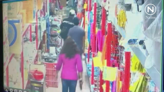 เตือนภัย คนร้ายขโมยสินค้าซ่อนในแจ็คเก็ต พนักงานขอดูวิ่งหนี