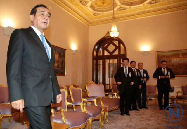 "อลงกรณ์" แนะ "บิ๊กตู่" 2 ทางเลือก กับท่าทีทางการเมือง