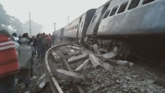 รถไฟตกรางพลิกคว่ำในอินเดีย เสียชีวิตแล้วอย่างน้อย 7 ราย