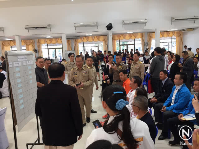 2 ผู้สมัครพรรคเพื่อชาติ เปลี่ยนชื่อเป็น "ทักษิณ"