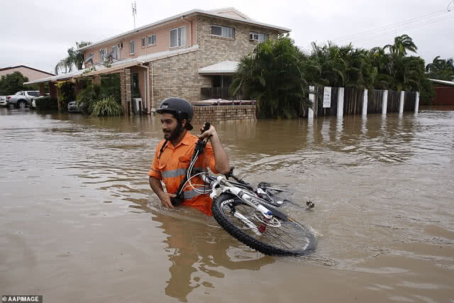 ท่วมหนัก!! ควีนสแลนด์ ของออสเตรเลีย ฝนยังคงตกหนักต่อเนื่อง