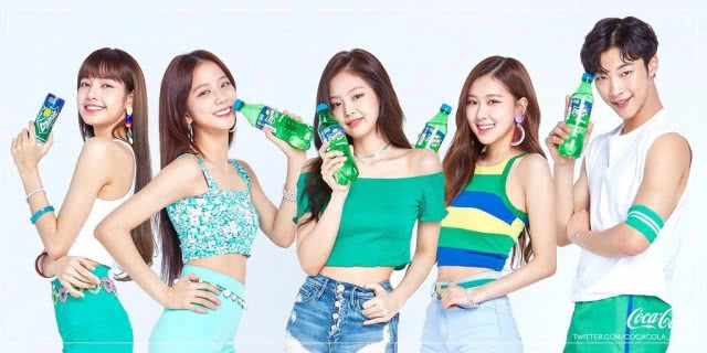 นักแสดงหนุ่ม "อูโดฮวาน" บินตรงโปรยเสน่ห์สาวไทยอย่างใกล้ชิด