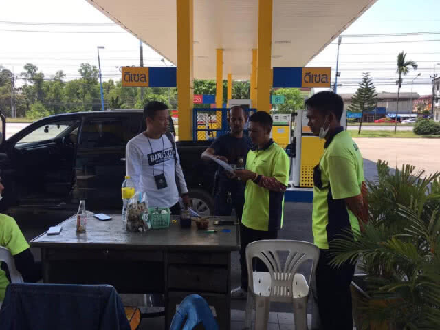 ตั้งรางวัลนำจับ 5 พัน!! กระบะตระเวณเติมน้ำมันฟรี 2 แห่ง