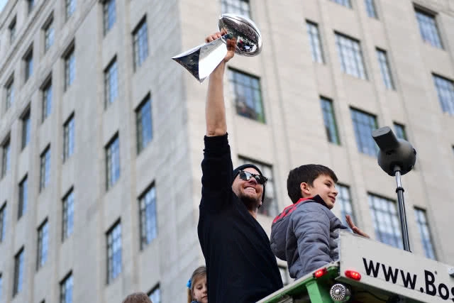 "แพตส์" พาเหรดฉลองแชมป์ซูเปอร์โบว์ล สมัย 6