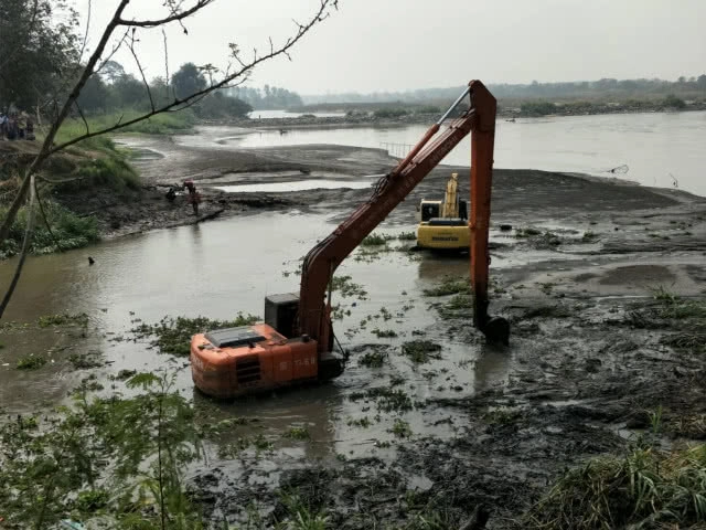 กรมชลฯ เร่งซ่อมฝายชั่วคราวกั้นแม่น้ำปิง โครงการวังยาง พัง!