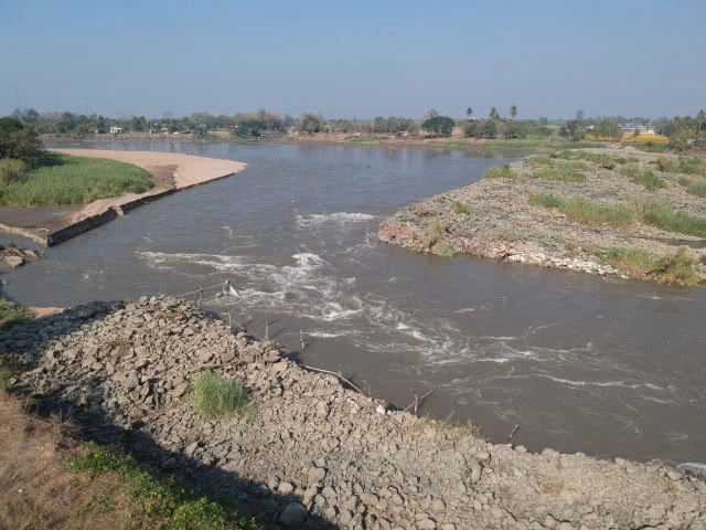 กรมชลฯ เร่งซ่อมฝายชั่วคราวกั้นแม่น้ำปิง โครงการวังยาง พัง!