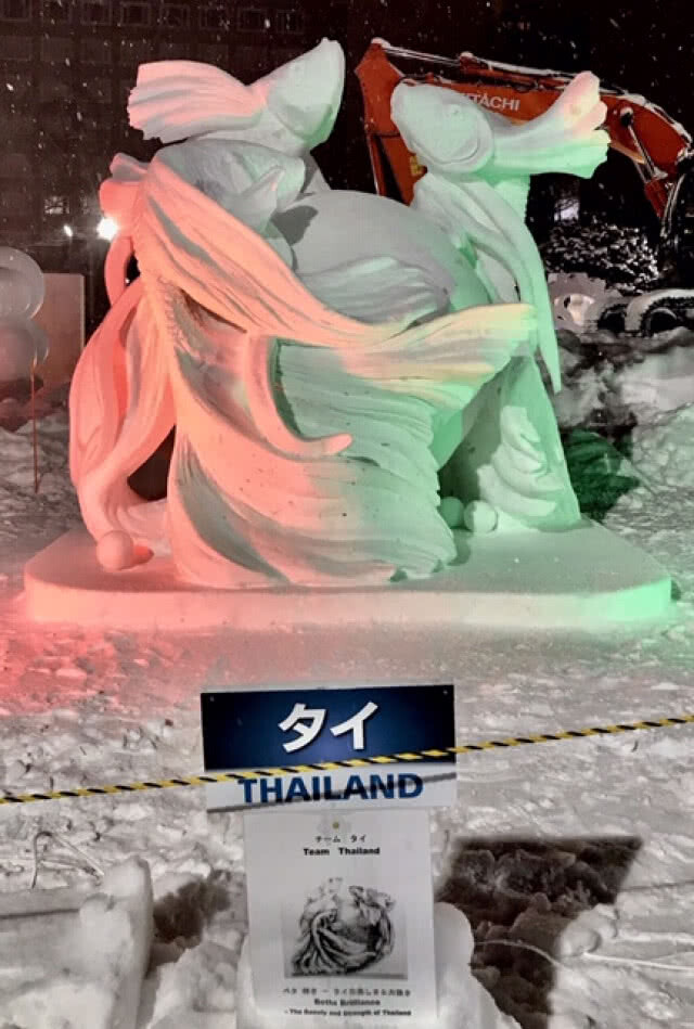 ทีมแกะสลักไทยสร้างผลงาน "ปลากัด" คว้ารางวัลจากญี่ปุ่น
