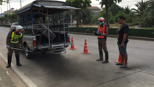 กรมขนส่ง-ตร. ตั้งด่านเข้มตรวจควันดำ ยังพบรถค่าเกินกำหนด