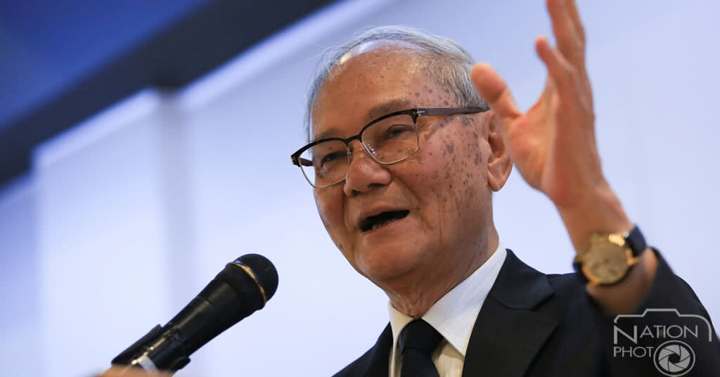 "มีชัย" บอก "อย่าตระหนก" แนะตั้งสติ และร่วมใจฝ่าฟัน