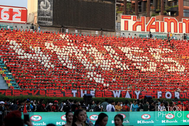 สีสันการแปรอักษร บอลประเพณี ธรรมศาสตร์-จุฬาฯ ครั้งที่ 73
