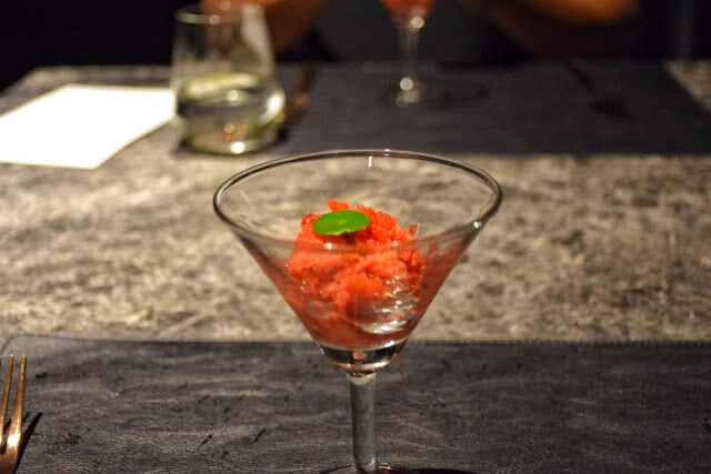 อร่อยปักหมุด : "วังหิ่งห้อย" ทานอาหารแบบ Fine Dinning ใต้แสงหิ่งห้อยนับร้อยตัว