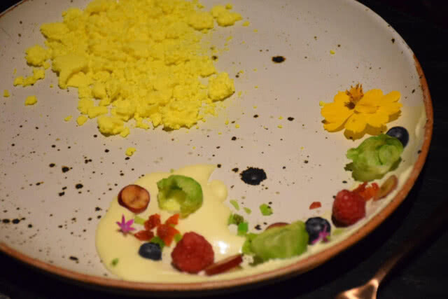 อร่อยปักหมุด : "วังหิ่งห้อย" ทานอาหารแบบ Fine Dinning ใต้แสงหิ่งห้อยนับร้อยตัว
