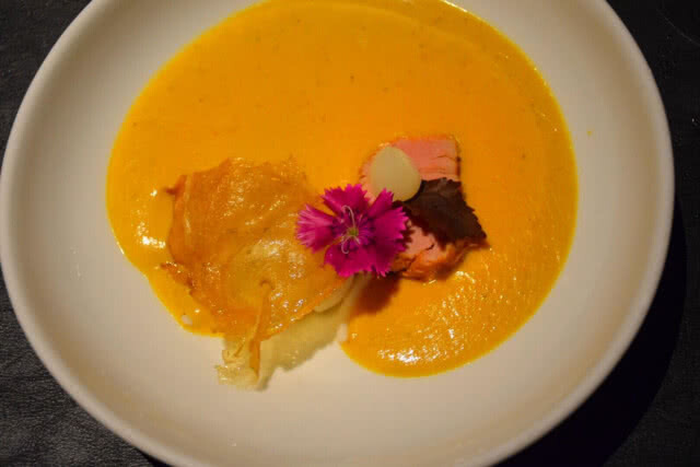 อร่อยปักหมุด : "วังหิ่งห้อย" ทานอาหารแบบ Fine Dinning ใต้แสงหิ่งห้อยนับร้อยตัว