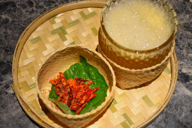 อร่อยปักหมุด : "วังหิ่งห้อย" ทานอาหารแบบ Fine Dinning ใต้แสงหิ่งห้อยนับร้อยตัว