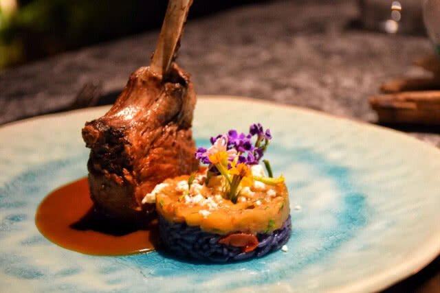 อร่อยปักหมุด : "วังหิ่งห้อย" ทานอาหารแบบ Fine Dinning ใต้แสงหิ่งห้อยนับร้อยตัว