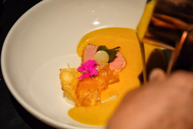 อร่อยปักหมุด : "วังหิ่งห้อย" ทานอาหารแบบ Fine Dinning ใต้แสงหิ่งห้อยนับร้อยตัว