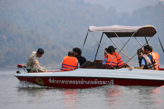 ผู้ว่าฯ กาญจนบุรี สำรวจแหล่งน้ำศักดิ์สิทธิ์