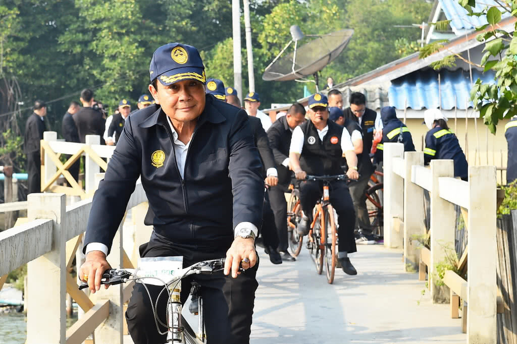 "ประยุทธ์" ชมการแก้ปัญหาน้ำทะเลกัดเซาะชายฝั่งบางขุนเทียน
