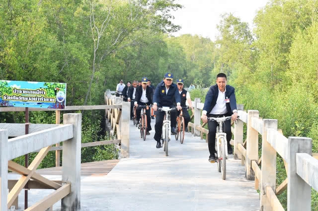 "ประยุทธ์" ชมการแก้ปัญหาน้ำทะเลกัดเซาะชายฝั่งบางขุนเทียน