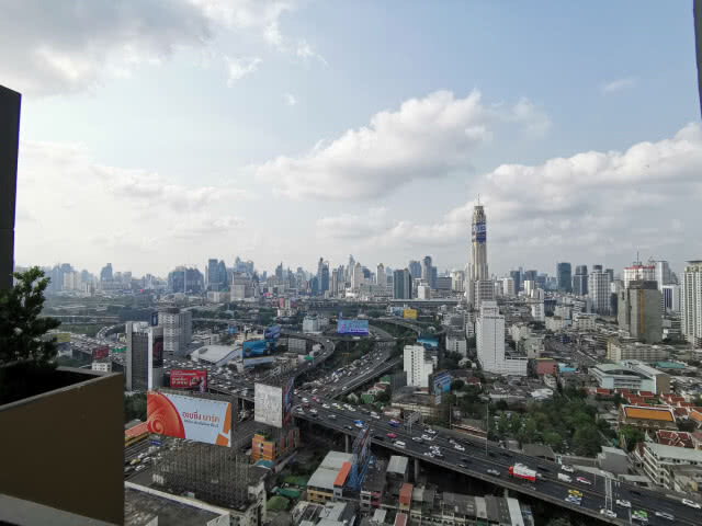 ลุยติดเครื่องพ่นละอองน้ำ​ดาดฟ้า​ 150 แห่งทั่วกรุง