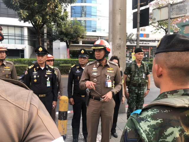 บก.จร.เข้มตรวจจับจยย.ขี่บนทางเท้า