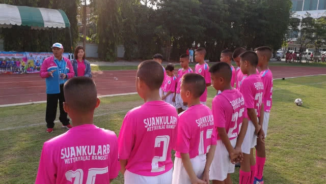 "สวนกุหลาบวิทยาลัยรังสิต" ลุยทำทีมฟุตบอล