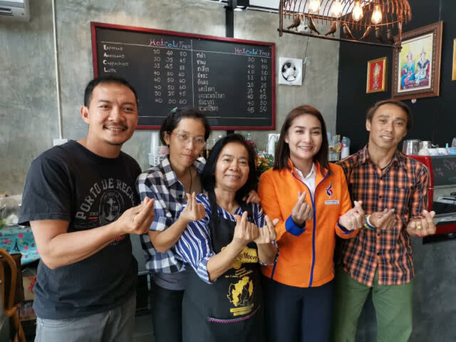 "วิว เยาวภา" เน้นเดินเท้าหาเสียง ชู 9 สมาร์ท Bangkok No Problem