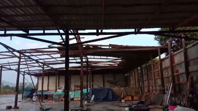 พายุฤดูร้อนถล่มหนัก บ้านพังกว่า200หลัง