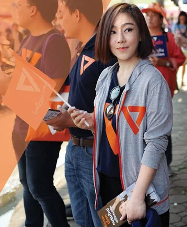 โซเชียลตกใจ!!! สาวสวยผู้สมัคร ส.ส.ลำปาง เธอคนนี้อายุ 50 ปี