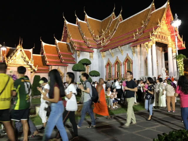 "รณรงค์" เวียนเทียนมาฆบูชา ไร้ควัน ลดมลพิษ