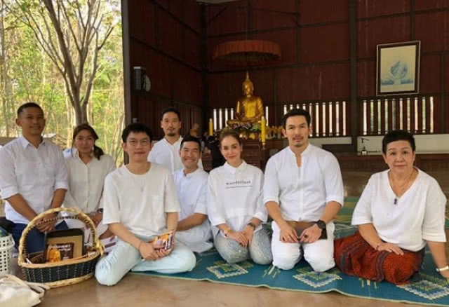 ส่อง!!! ภาพเหล่าดารา คนดัง เข้าวัดทำบุญ ในวันมาฆบูชา 2562