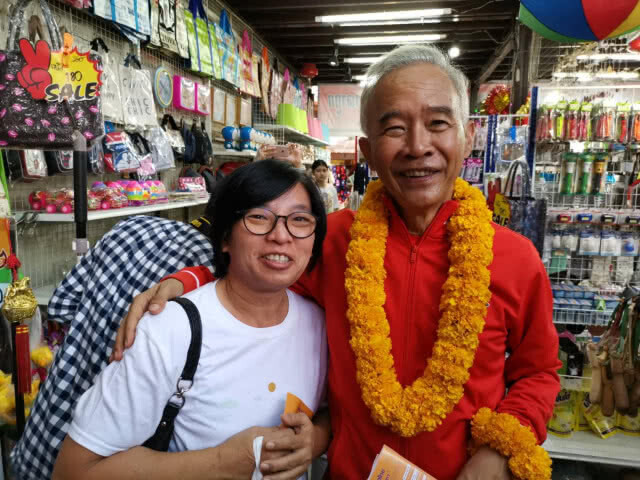 "สุวัจน์" นำ ชพน. ทำบุญ 2 วัด วันมาฆบูชา