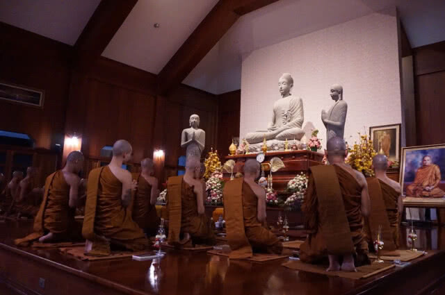 ผู้การเมืองชลนำตำรวจในสังกัดร่วมเวียนเทียนสร้างจิตสำนึกดี