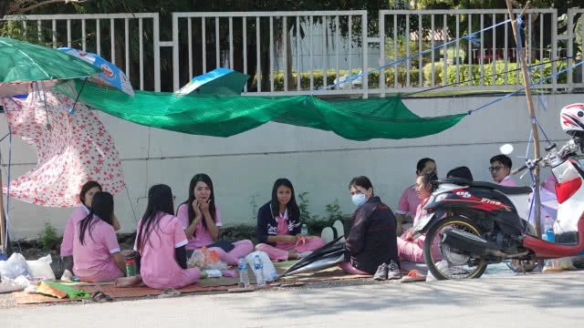 ปิดงานลอยแพ300ชีวิต เหตุตกลงเพิ่มสวัสดิการไม่ลงตัว