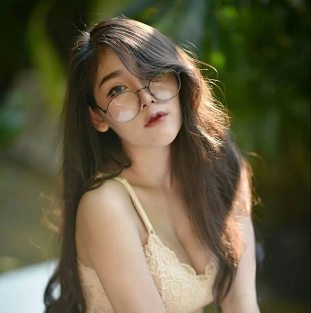 รู้จัก พลอยไพลิน ผู้สมัคร ส.ส.เขต1 มหาสารคาม