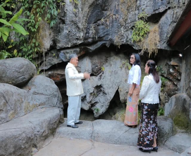 บ่อน้ำศักดิ์สิทธ์ ณ.ถ้ำน้ำผุด พังงา